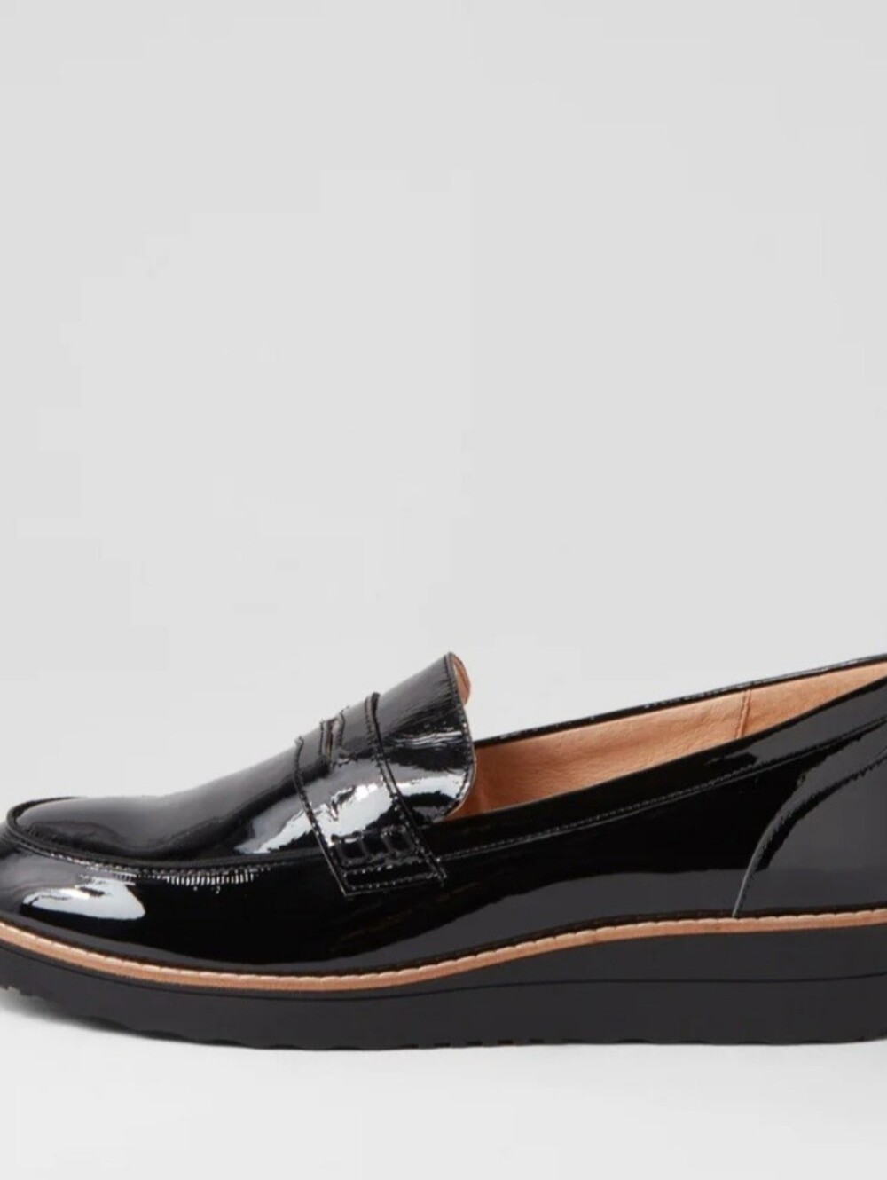 Chinese Laundry  Black Patent  Platform Penny Loafers Size 8.5